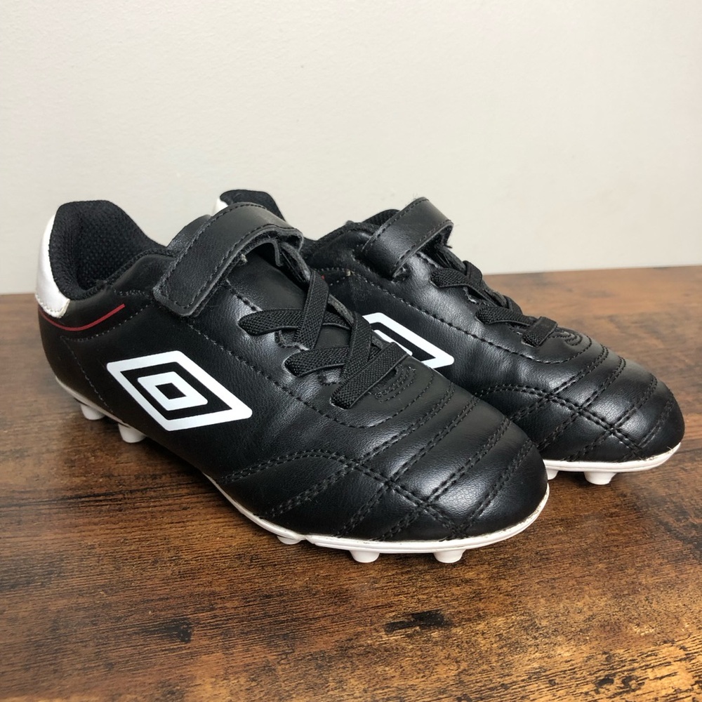 Umbro Classico VIII HGR Soccer Cleats